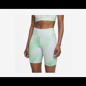 Nike women’s biker shorts